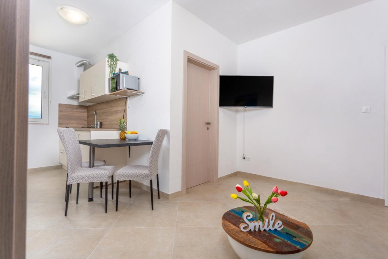 Divine Apartments Baška Exteriör bild